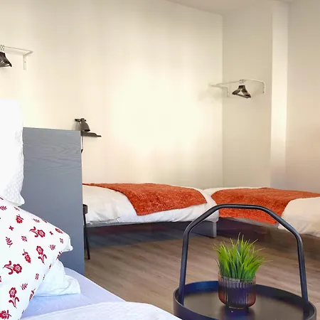 Ring-apartments Orange - 1 Og - Zentrale 1-sz Wohnung, Bis 4 *